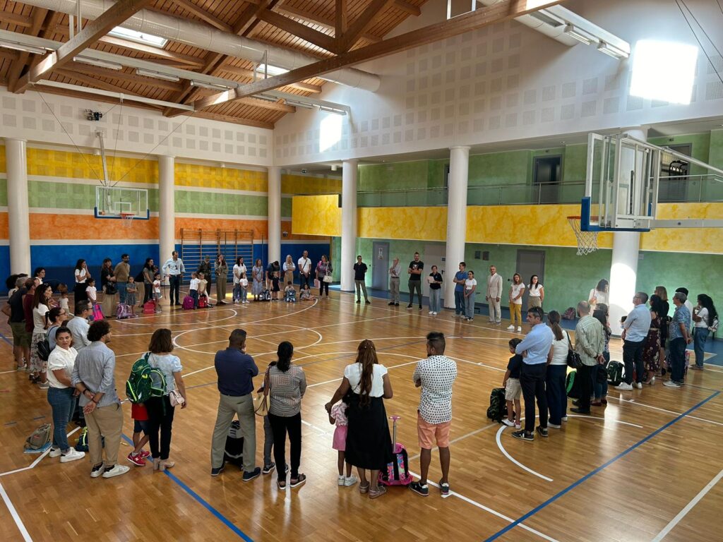 I bimbi della scuola primaria di nuovo tra i banchi di scuola